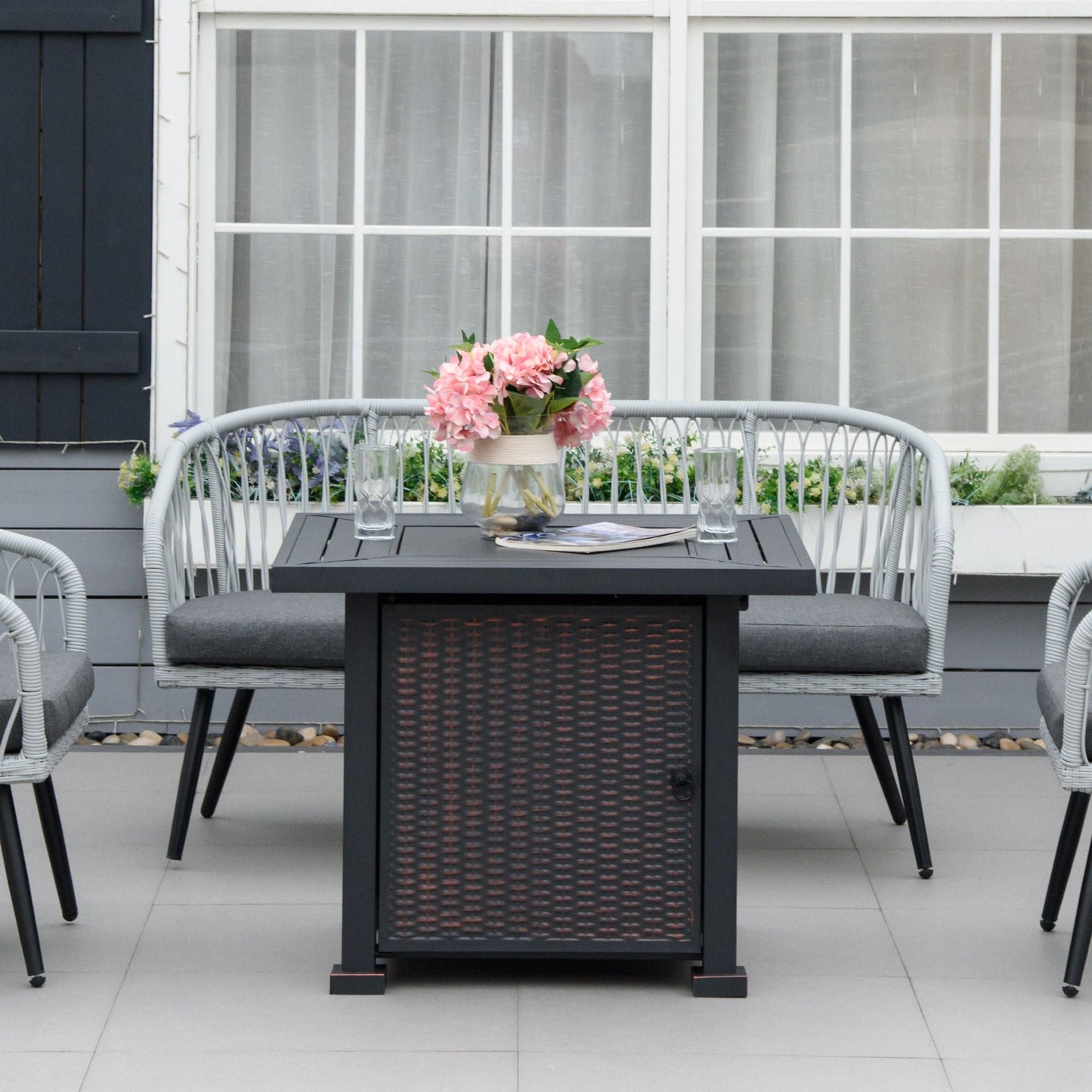 Square Propane Gas Fire Pit Table, 50000 BTU Rattan Smokeless Firepit Patio Heater with Glass Screen, Glass Beads and Lid, 81cm x 81cm x 64cm, Black