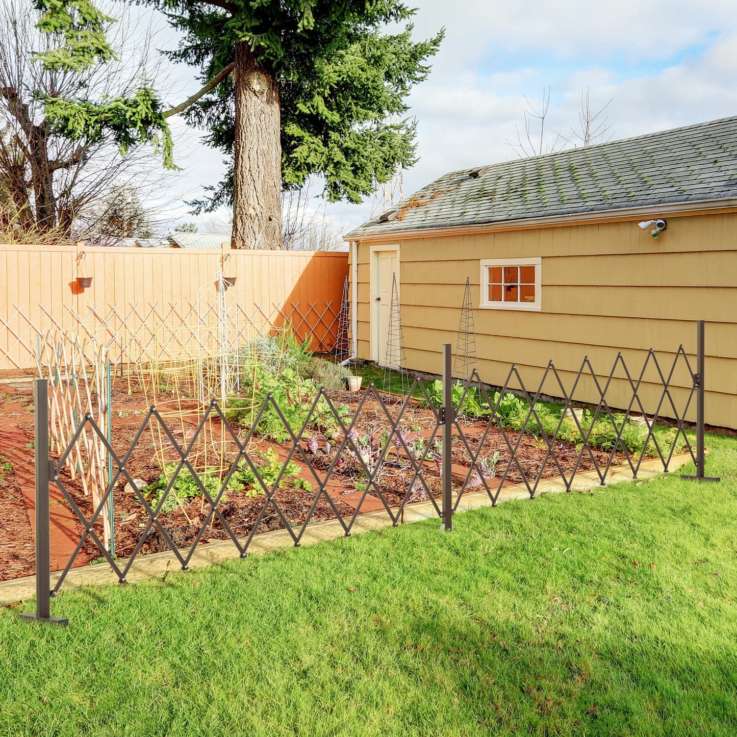 Expanding Fence Panel, Freestanding Aluminium Alloy Trellis Fence with Movable Scissor Grid and Wheel, 52-405cm Foldable Decorative Garden Fence for Patio Pet Safety, Dark Brown