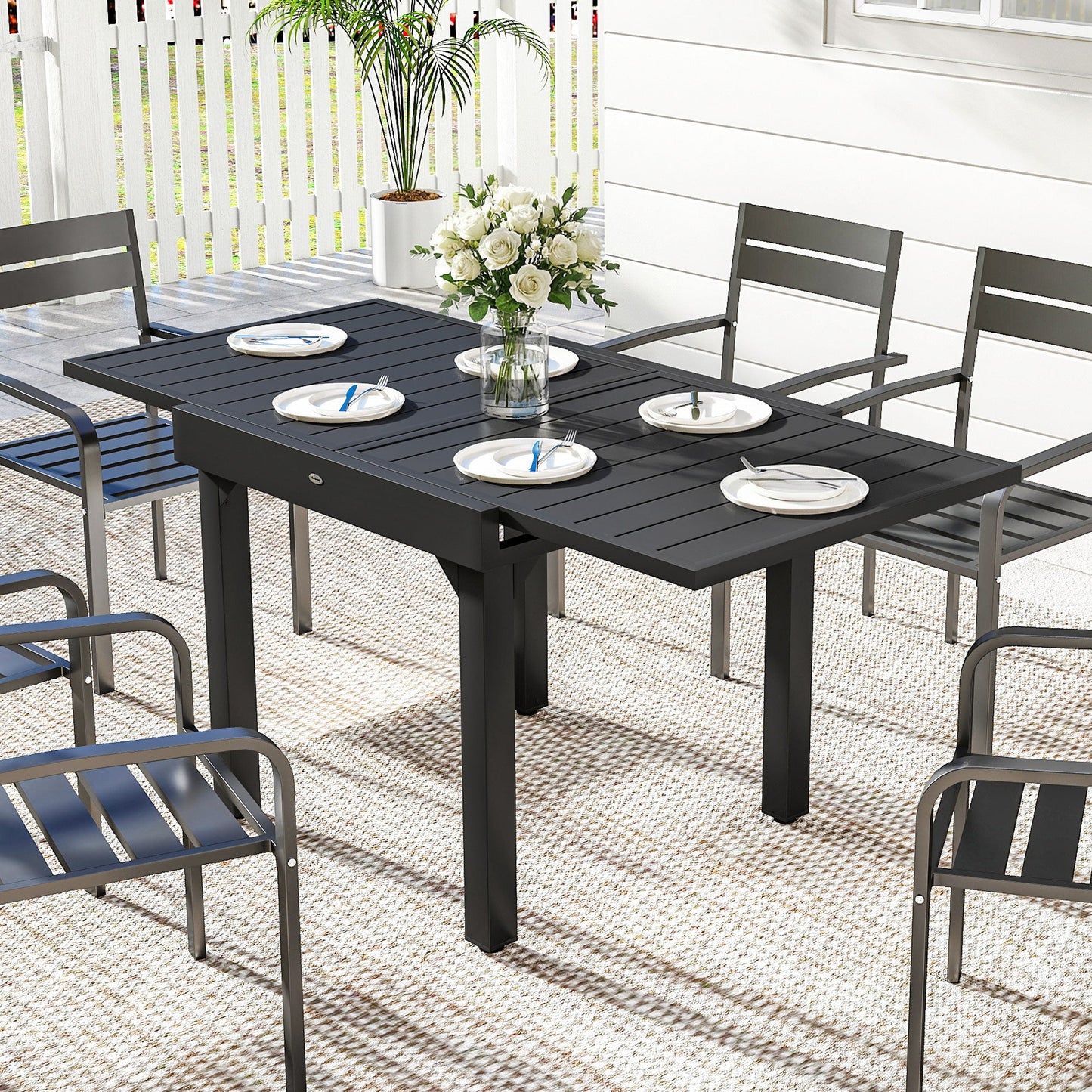 Extending Garden Table for 4-6 People, 80-160 cm Aluminium Extendable Outdoor Patio Table with Slatted Top for Garden, Lawn, Yard, Black