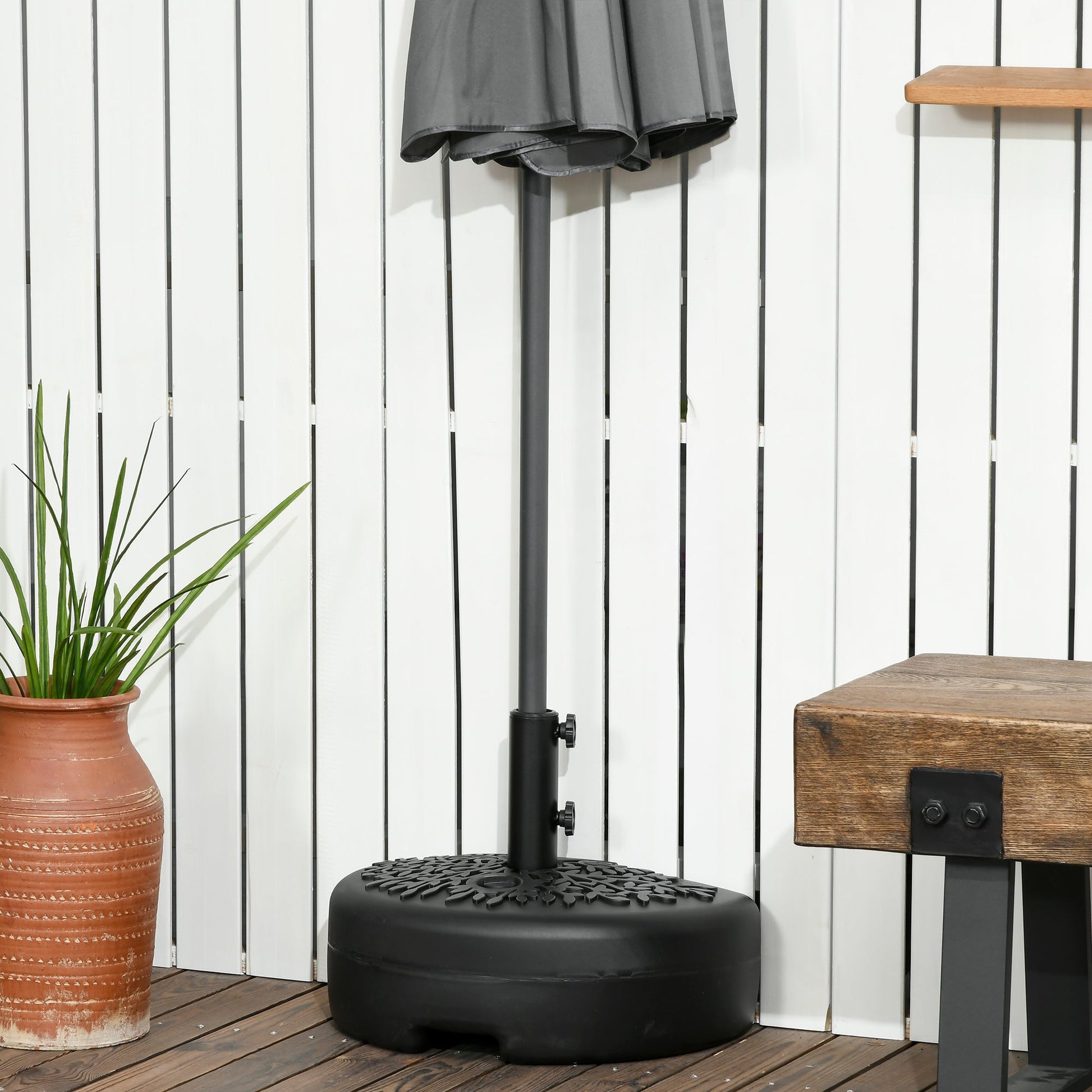 Half Round Umbrella Base, Half Patio Parasol Stand Holder for Deck, Garden, 18 kg Capacity Water or 21 kg Capacity Sand, Fit 3.8 cm or 4.8 cm Pole, Black
